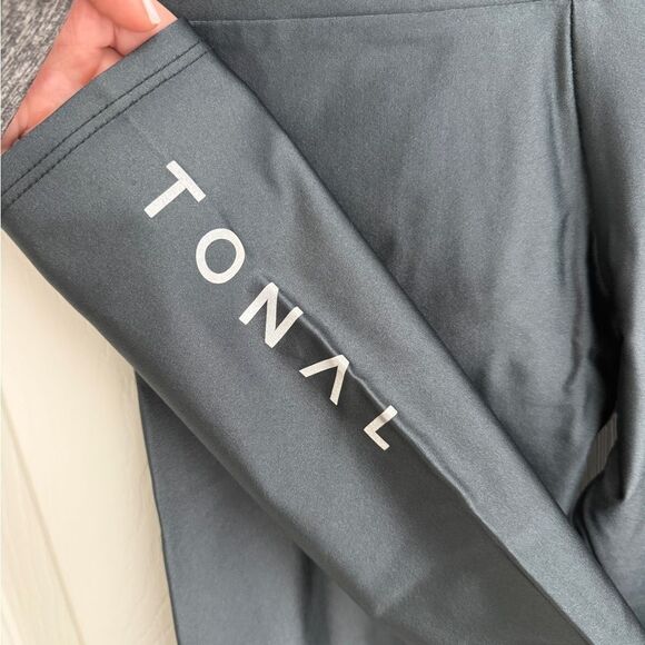 TONAL Onzie 7/8ths Athletic Legging Blue Metallic Women’s Size S - Picture 3 of 6